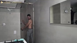 Latina folla al mejor amigo de su marido