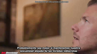 Payton Preslee juega con su nuevo juguete