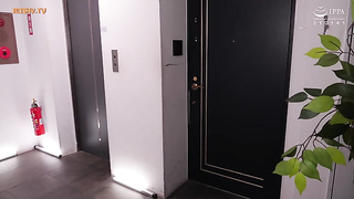 [MESU-106] Dirty concierge working at a hotel, Nakadashi customer service – Miki Yoshii