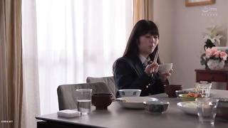 [ROE-423] My stepdaughter calls her male friends over every day to make me do circle jerks. Suzaki M 2 video