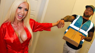 Mandy Monroe - Special Delivery: Sausage For Milf (28/11/25)