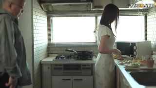 [IPZZ-173] Female college student compelled to pay with her body in place of her vanished father – i