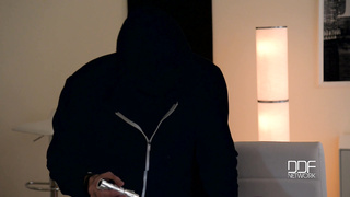 Isabella Lui is a anal loving housemaid