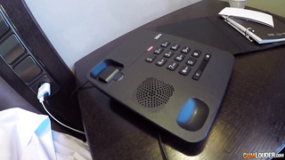 Paola Guerra Comprando su coñito a la camarera puta del hotel Esp