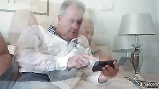 Pagando con beso 😘.