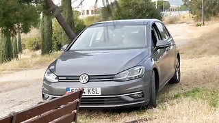 Española Miss Alessandra Jesús Reyes interracial al aire libre