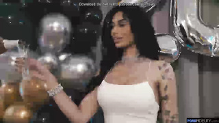 ¡6' 7" con tacones!