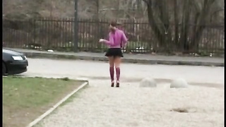 Mama papa me toca. Español