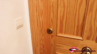 Mientras mi novio esta trabajando , invito al vecino a echar un polvo ... con Miriam Prado