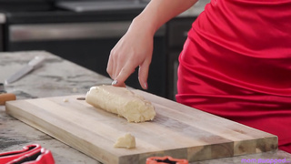 Ella Reese, Tiffany Fox - Our Stepmoms Pussies Calm The Christmas Chaos (19.12.2025) rq