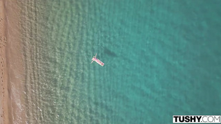 Jessie Ames - Blonde Babe Gives The Gift Of Anal (18.01.2026) rq