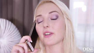 Lovita Fate gets sex massage at home