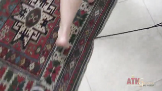 Paris White pissing video