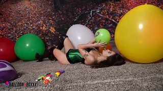 Plays With Big Balloons (2020) Sofie Reyez