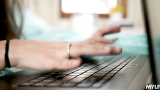 Online porn mom Lilly Hall video 2021