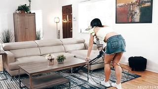 Stuck Nanny With No Panties (2021) Riley Jacobs