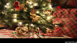 Spending Christmas vacations with my three hot aunts