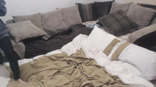 pillada haciendo video llamada a su chico para masturbarse