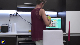 Carla Mature woman gets a facial from a toyboy