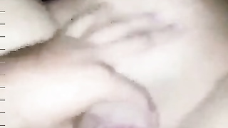 Troietta giovane salta sul cazzone e gode