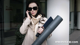 Mia Parker - Professional architect enjoys a gangbang