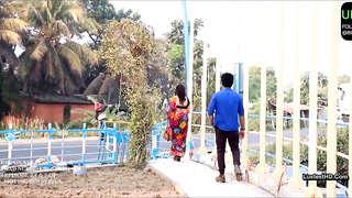 Love on moving bus uncut s01e02