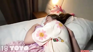 A young sleeping girlfriend got a strong dick in a tight gap