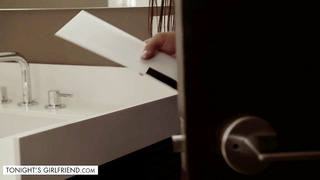 Tonight's Girlfriend - Autumn Falls.