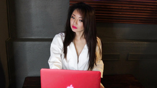 Masseuse Worships A Big Cock