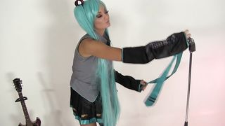 Cosplay Babes - Cosplay fan girl fucks her own pussy - Elizabeth Bally - HD