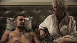 DEE WILLIAMS FUCKS HER TWO SONS