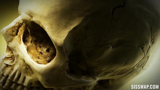 Hot XXX - Curse Of The Skull Swap