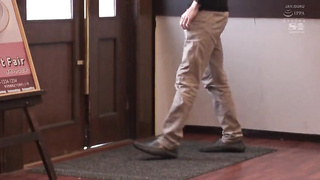 [SSNI-432] (English subbed) I'm That Scumbag Who Gives Into Temptation When My Girlfriend's Busty Li