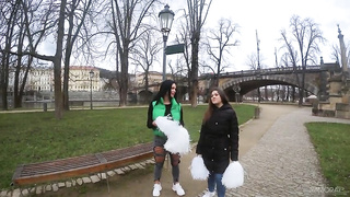 — Ja pierdolę, patrzcie co spotkałem. Bóbr, kurwa! Serina Gomez And Katarina Rina XXX