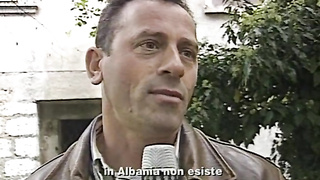 La fuga de Albania xxx Online