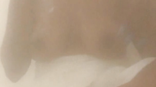 Ebony Escort Flashes Big Boobs In The Tub