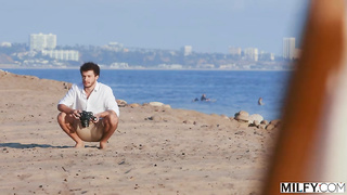 Sarah Free Porn Photographer Makes Sexy sexy Sarah His Subject XXX