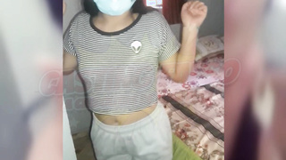 Casting falso- jovencita timida follada a cuatro patas