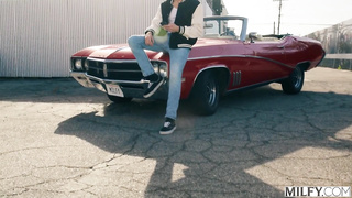 Porn-XXX Fit MILF Fucks Young Stud freeHis Classic Car