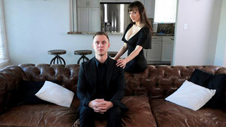 I Think My Stepmom Is Seducing Me.