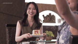 [JUQ-717] A mommy friend invited me to use a matching app, and together we sweetly tame a younger gu