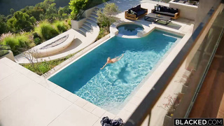 Porn-Hot Milf – Tiny Blonde Hot XXX Takes On A Monster BBC