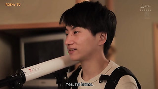 [ROE-194] The beautiful days drowned in kisses and fertilization with my best friend’s mother Honguu