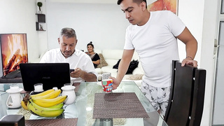 I fill my stepmother's face with cum, this bitch loves that I eat her pussy