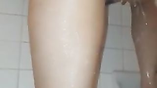 Nude Latina twerk in a shower