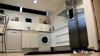 Cámara oculta se folla al fontanero