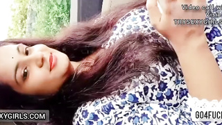 Desi Girlfriend Ko Birthday Gift Dheke Chodha Car Me - Hindi Audio