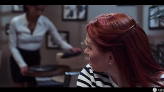 lesbianas peliroja y morena