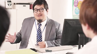 [ROYD-215] The voluptuous busty boss envelops and makes the small subordinate ejaculate while standi