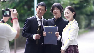 [ROE-313] Devoted love training in a luxury suite. A mothers sacrifice of her body for her son. Reik